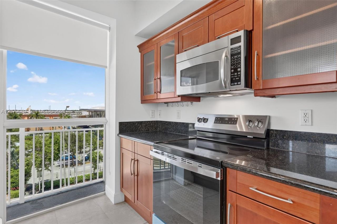 7270 SW 88th St, Unit B403, Miami, FL 33156 Photo