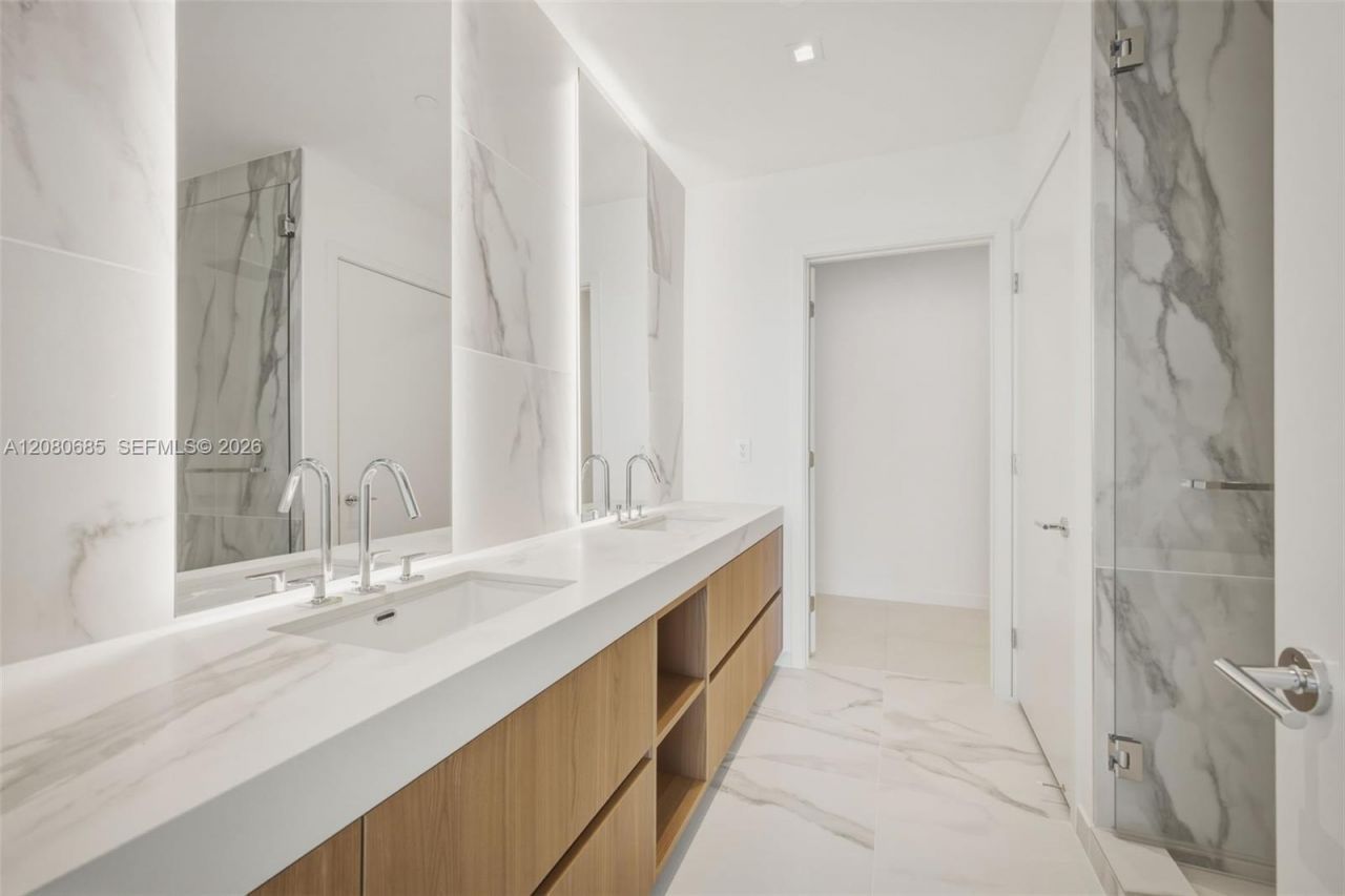 1400 Biscayne Blvd , Unit 2304, Miami, FL 33132 Photo