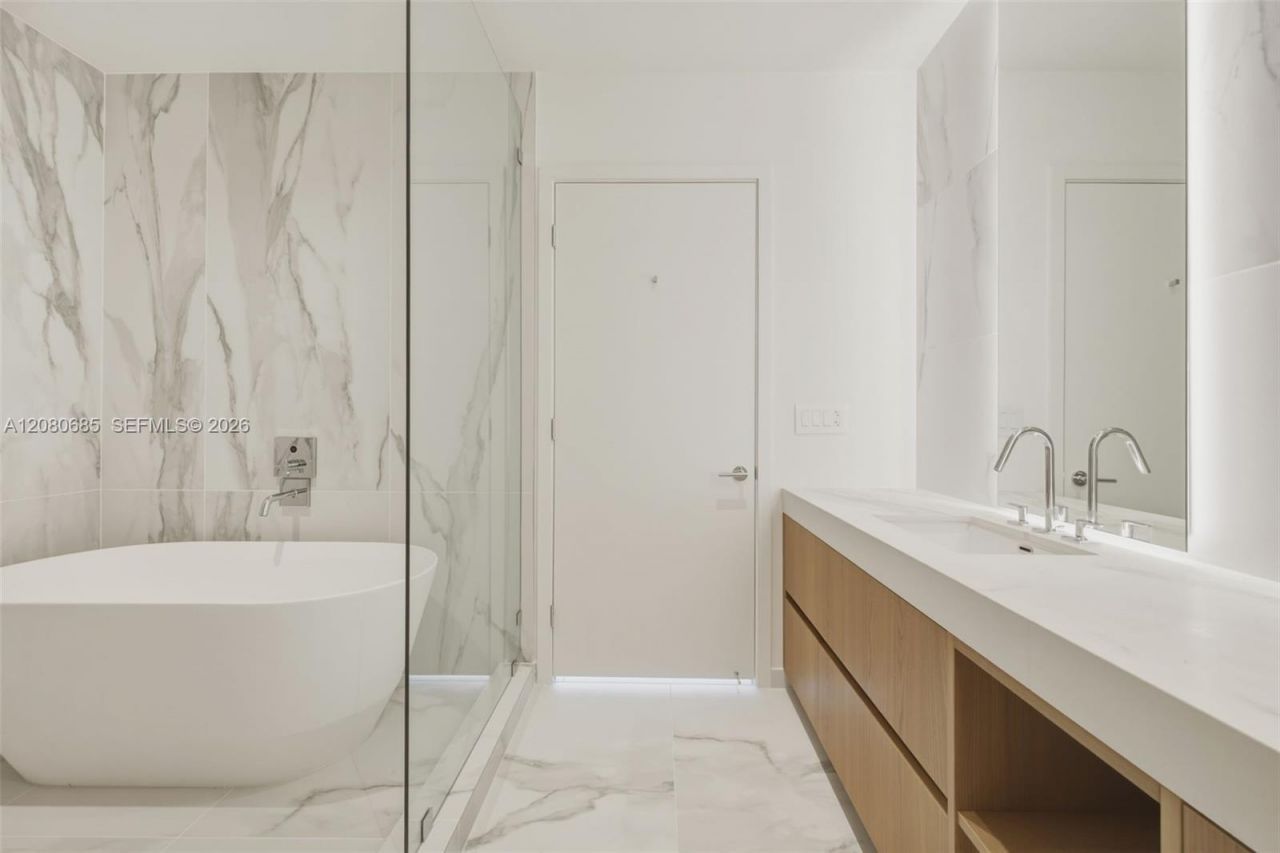 1400 Biscayne Blvd , Unit 2304, Miami, FL 33132 Photo
