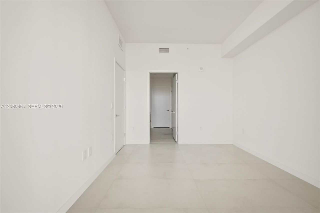 1400 Biscayne Blvd , Unit 2304, Miami, FL 33132 Photo