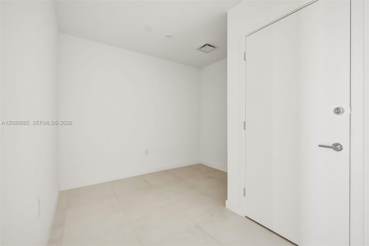 1400 Biscayne Blvd , Unit 2304, Miami, FL 33132 Photo
