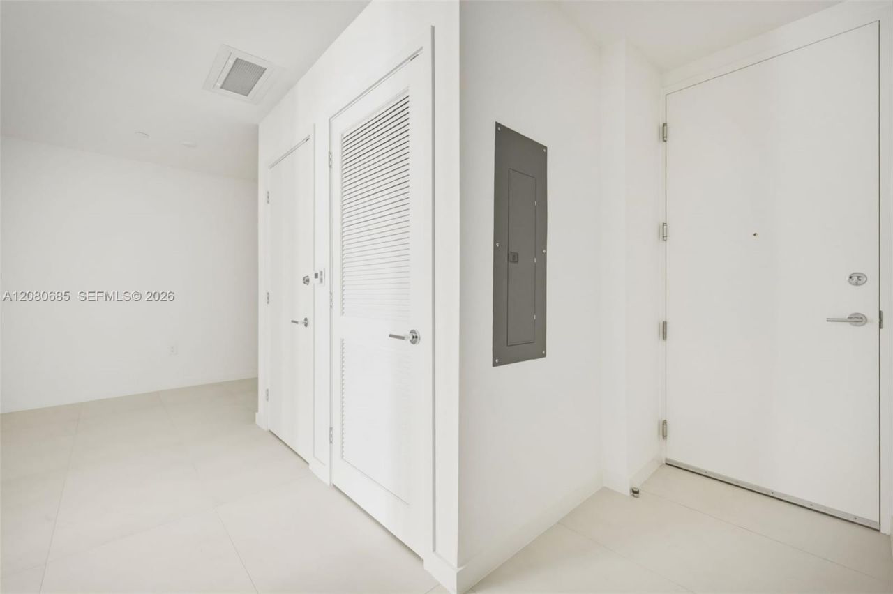 1400 Biscayne Blvd , Unit 2304, Miami, FL 33132 Photo