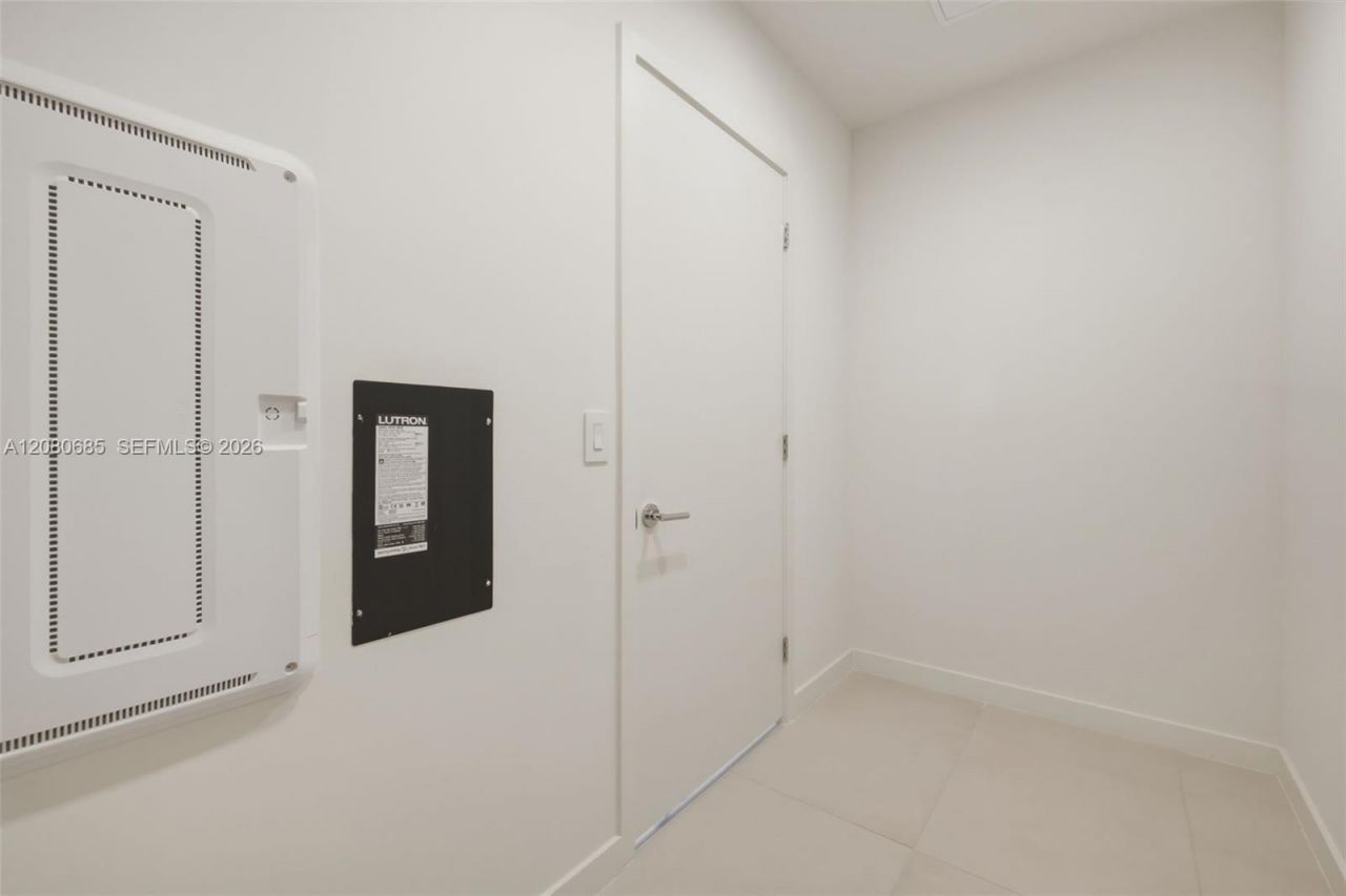 1400 Biscayne Blvd , Unit 2304, Miami, FL 33132 Photo