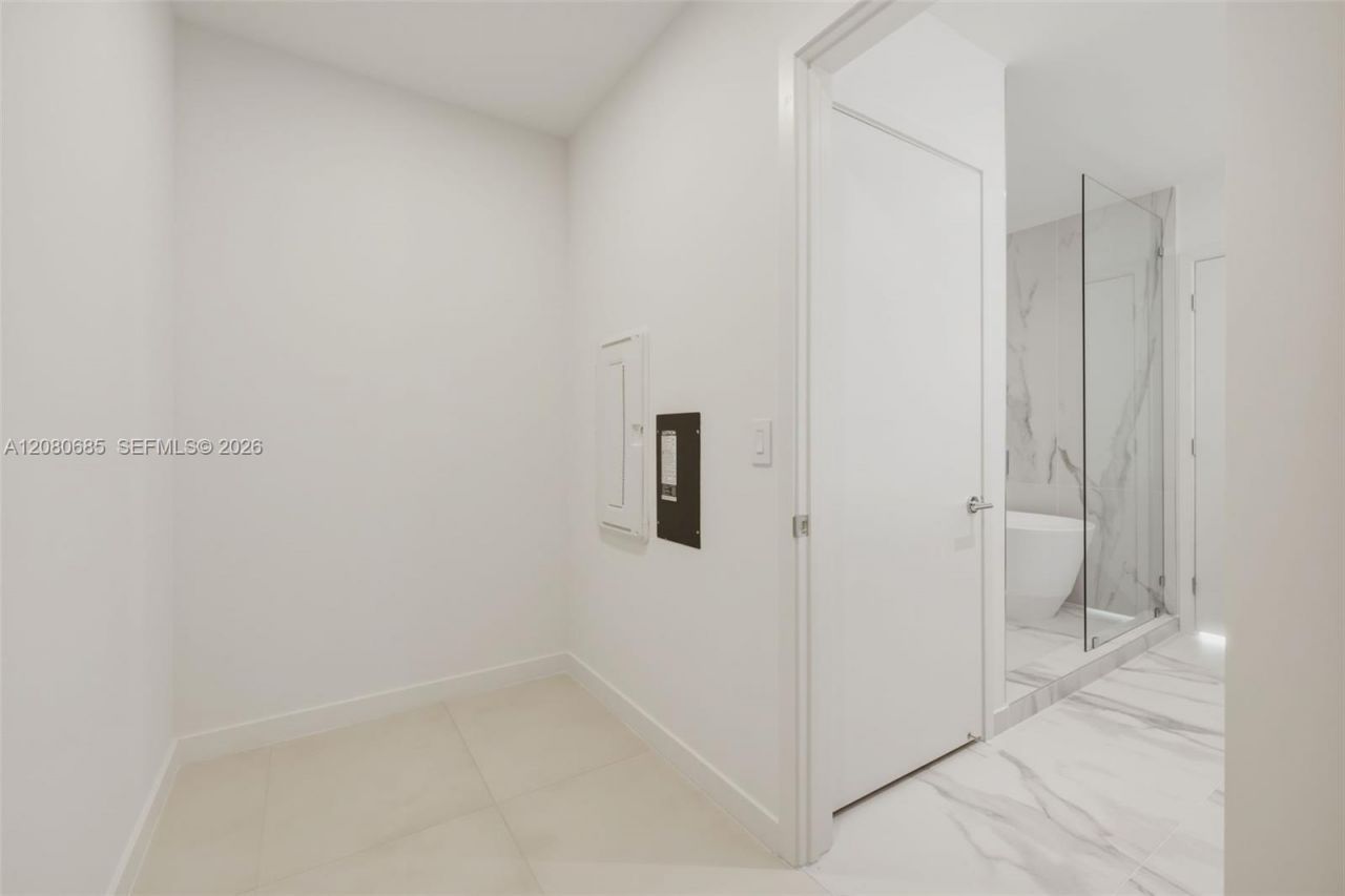 1400 Biscayne Blvd , Unit 2304, Miami, FL 33132 Photo