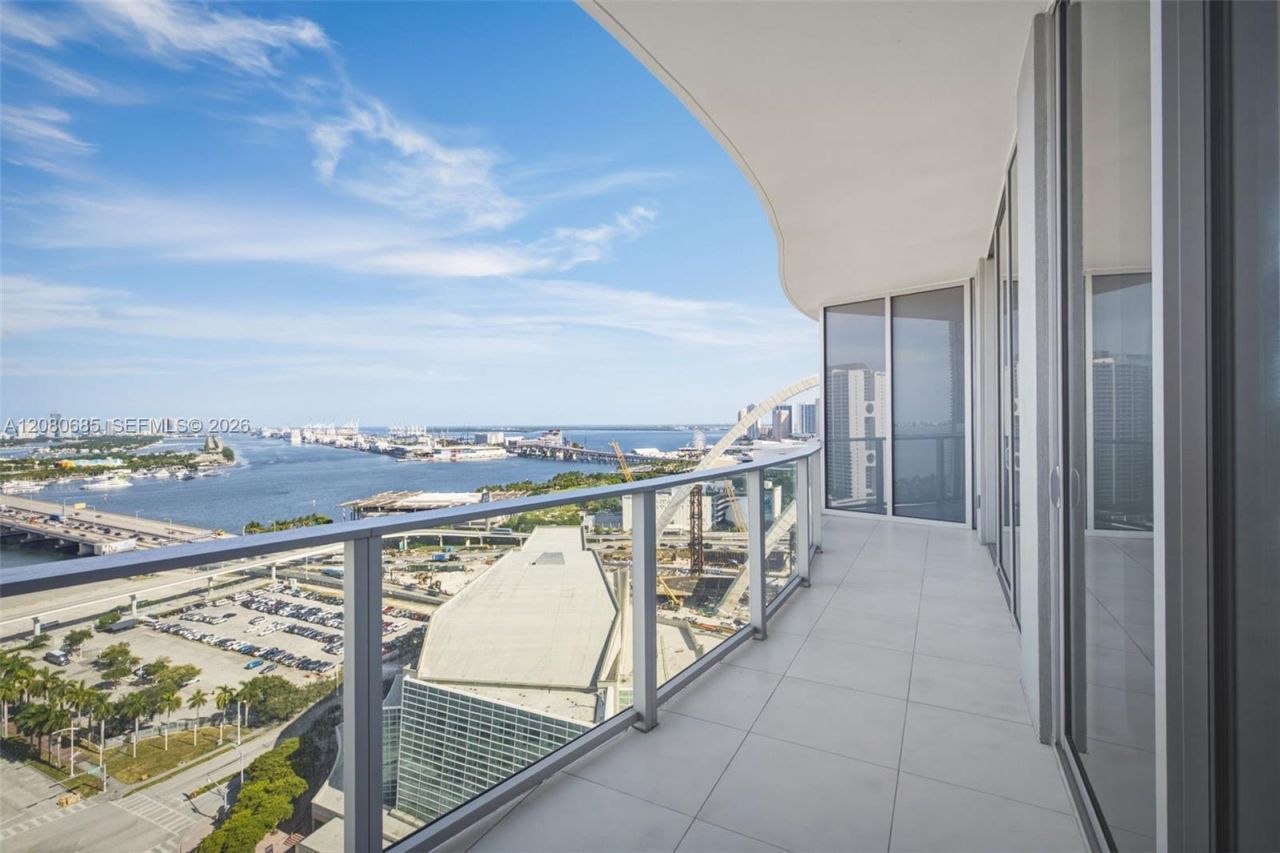 1400 Biscayne Blvd , Unit 2304, Miami, FL 33132 Photo