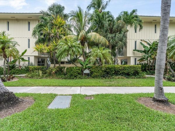 255 Sunrise Dr , Unit 307, Key Biscayne, FL 33149
