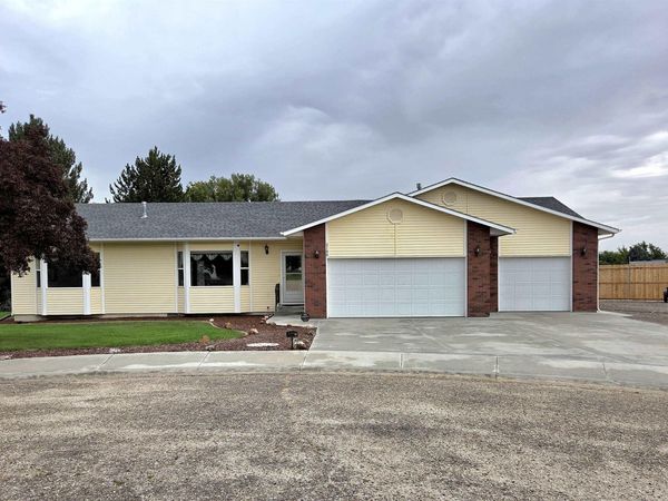 2188 Greenbrier Dr, Emmett, ID 83617