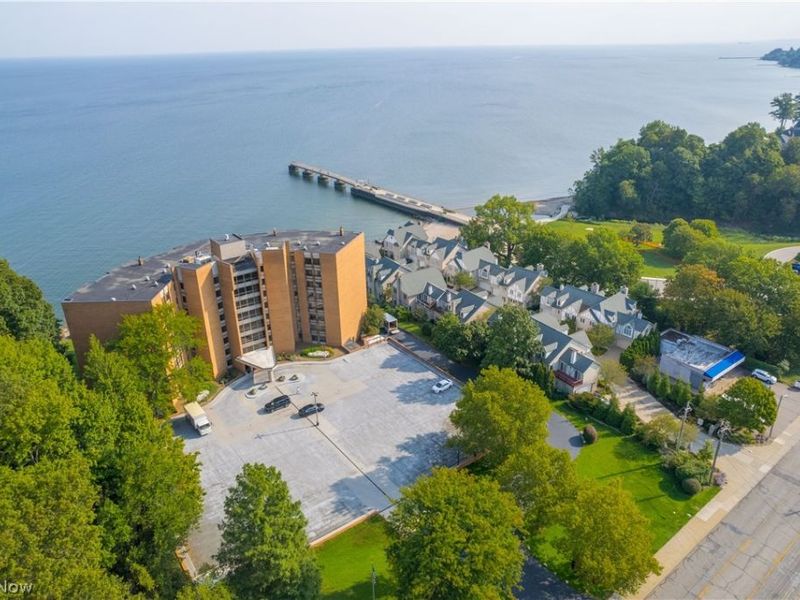 22500 Lake Road, Unit 406, Rocky River, OH 44116 Photo 2
