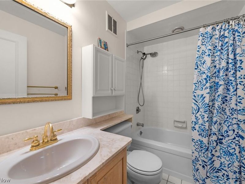 22500 Lake Road, Unit 406, Rocky River, OH 44116 Photo 23