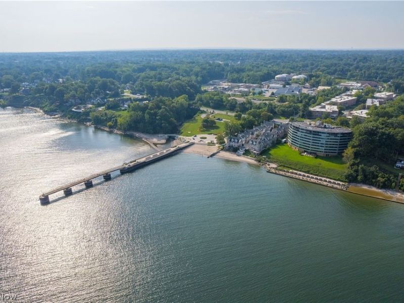 22500 Lake Road, Unit 406, Rocky River, OH 44116 Photo 3