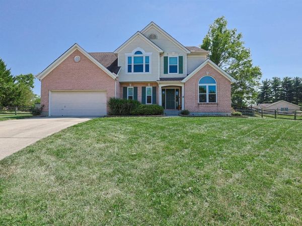 7906 Laurelwood Drive, Maineville, OH 45039