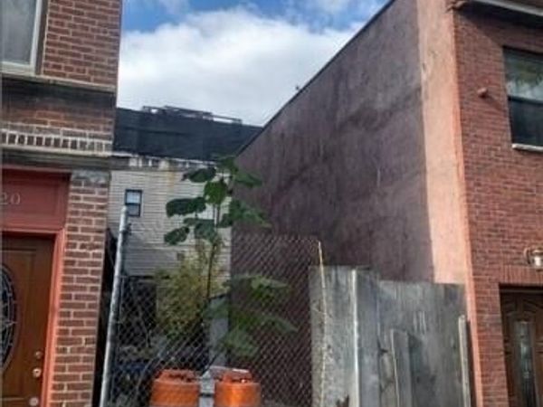 118 Utica Avenue , Brooklyn, NY 11213