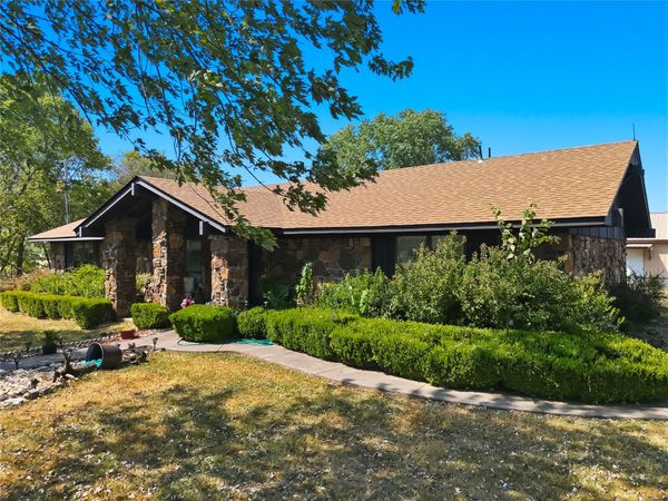 469833 E 740 Road , Stilwell, OK 74960