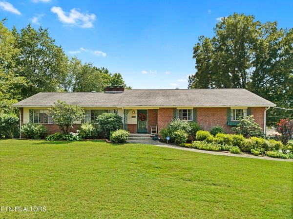8300 Bennington Drive, Knoxville, TN 37909
