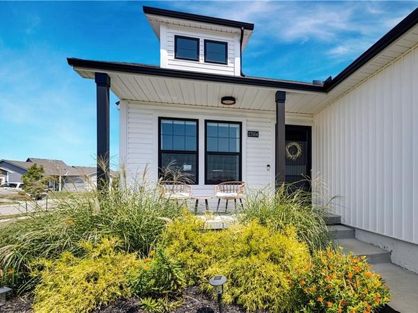 27004 E Dogwood Lane, Lee's Summit, MO 64086