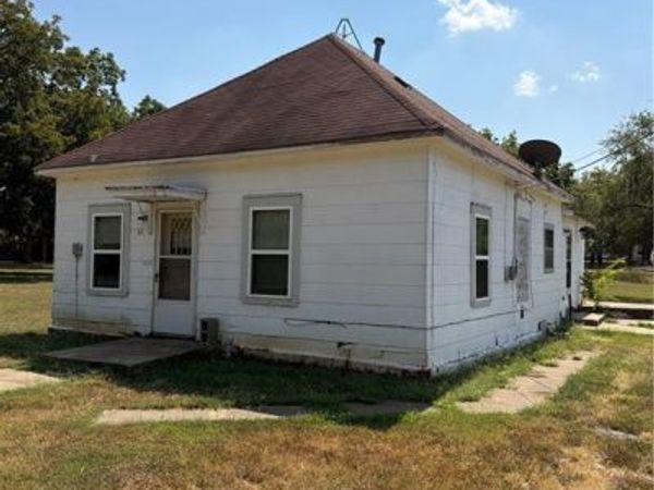 211 Charles Street, Humboldt, KS 66748