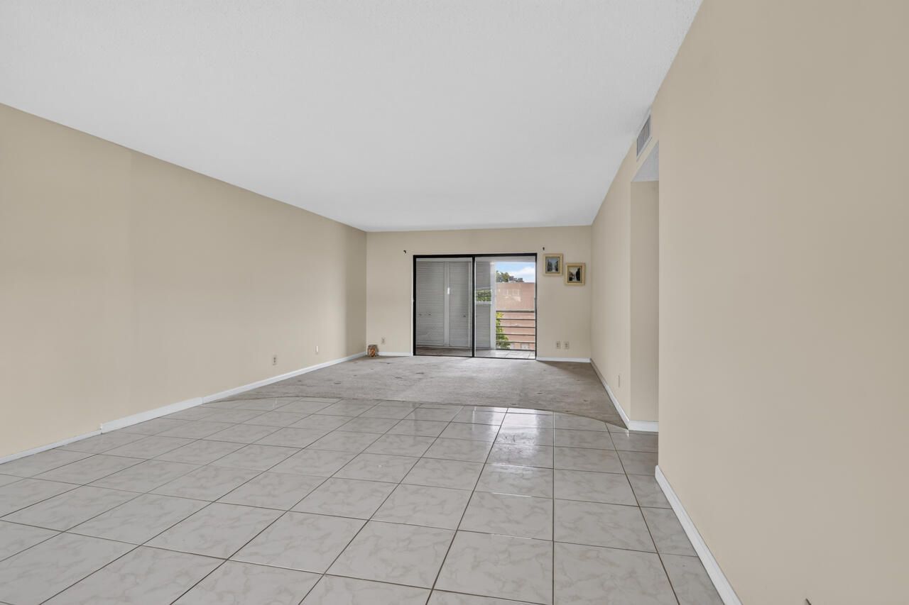 4140 NW 44th Avenue, Unit 411, Lauderdale Lakes, FL 33319 Photo