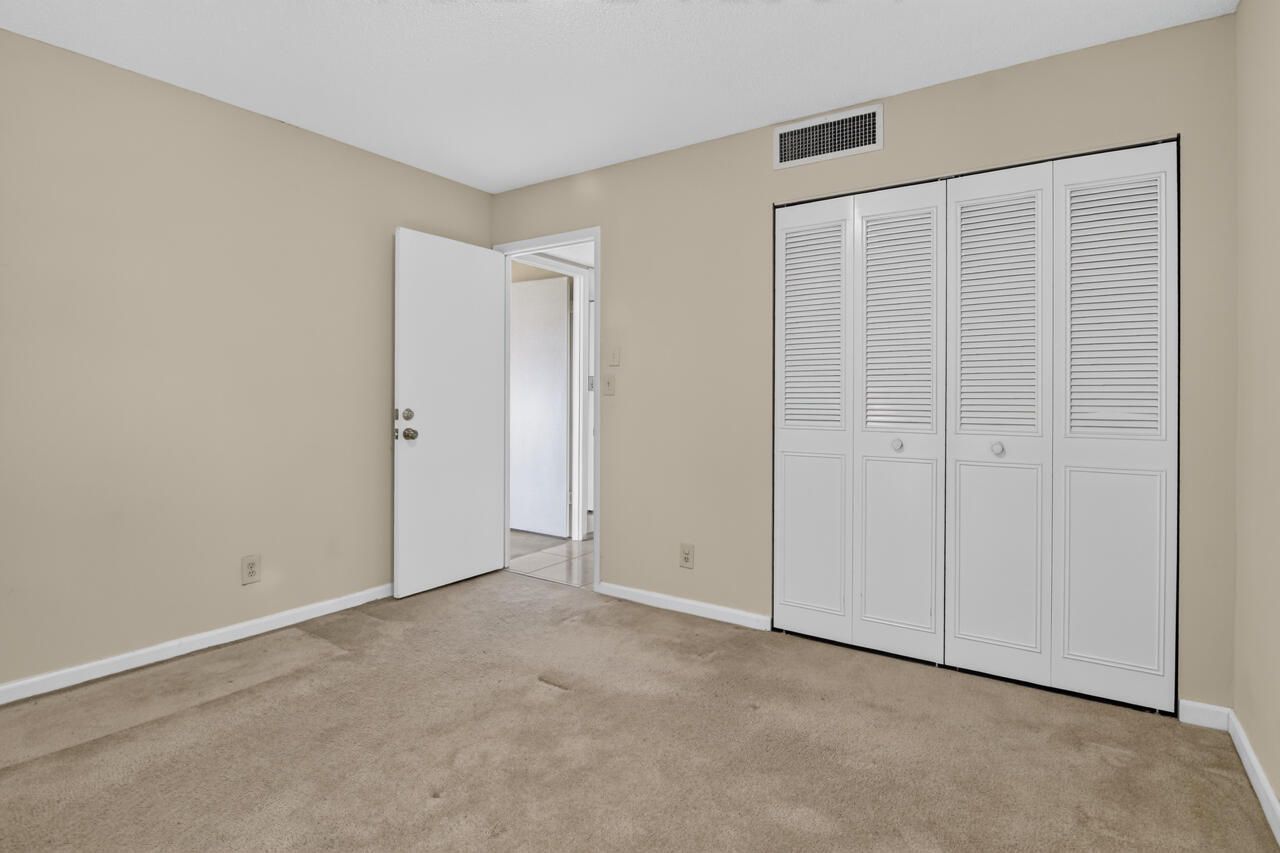 4140 NW 44th Avenue, Unit 411, Lauderdale Lakes, FL 33319 Photo