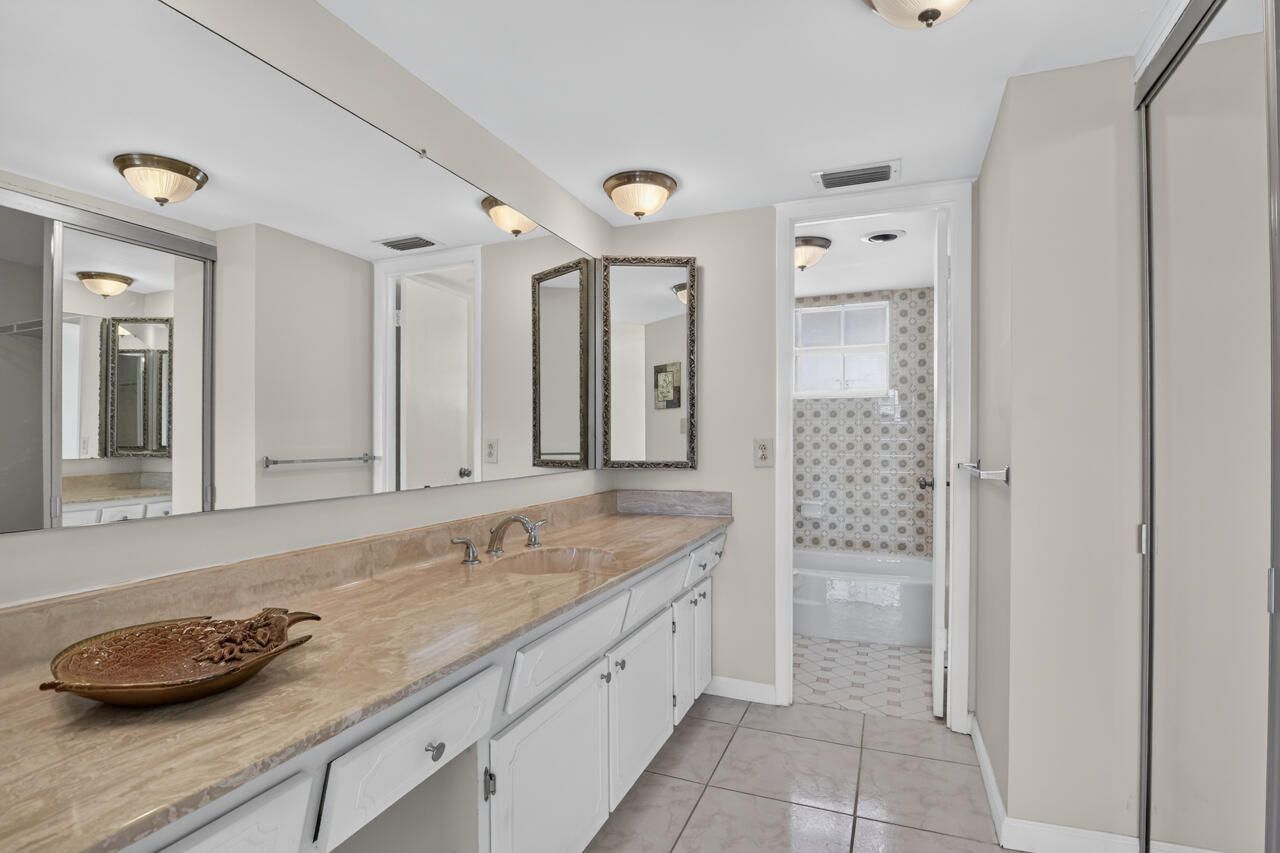 4140 NW 44th Avenue, Unit 411, Lauderdale Lakes, FL 33319 Photo