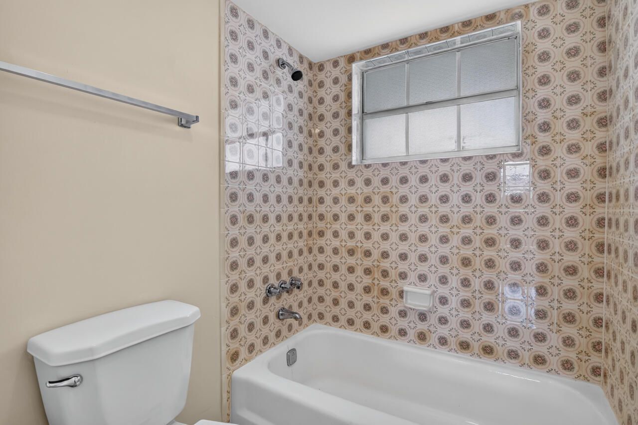 4140 NW 44th Avenue, Unit 411, Lauderdale Lakes, FL 33319 Photo