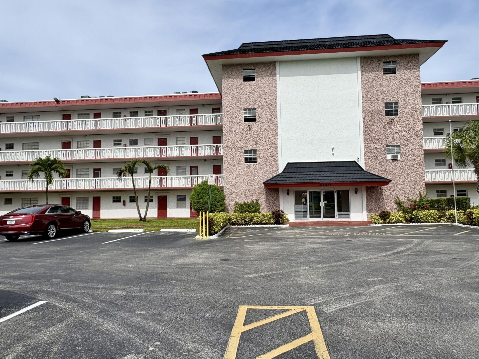 4140 NW 44th Avenue, Unit 411, Lauderdale Lakes, FL 33319 Photo