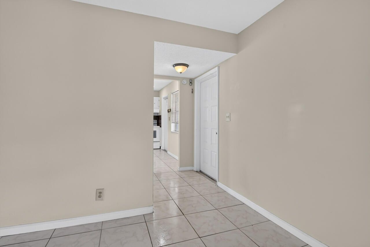 4140 NW 44th Avenue, Unit 411, Lauderdale Lakes, FL 33319 Photo