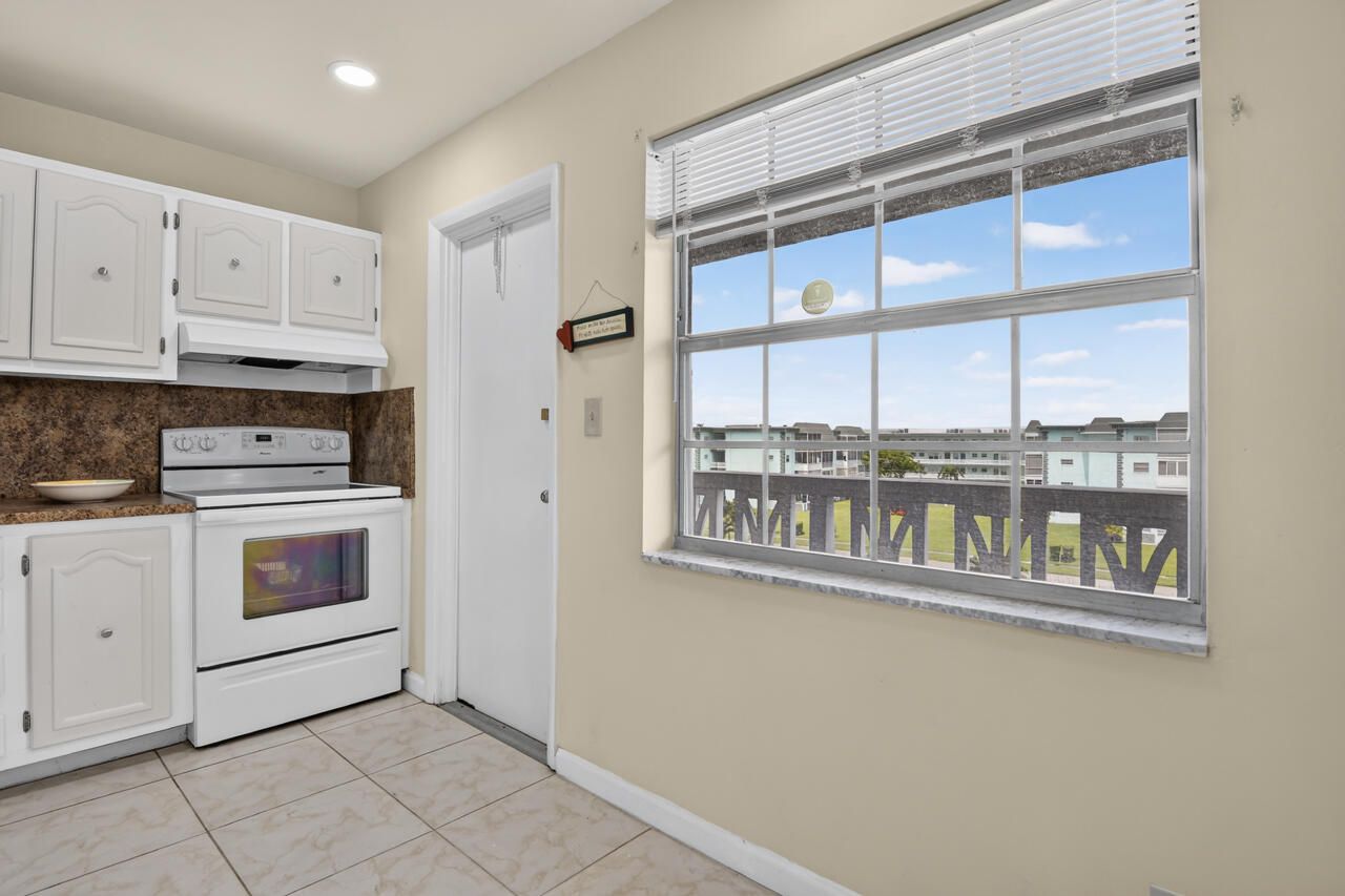 4140 NW 44th Avenue, Unit 411, Lauderdale Lakes, FL 33319 Photo