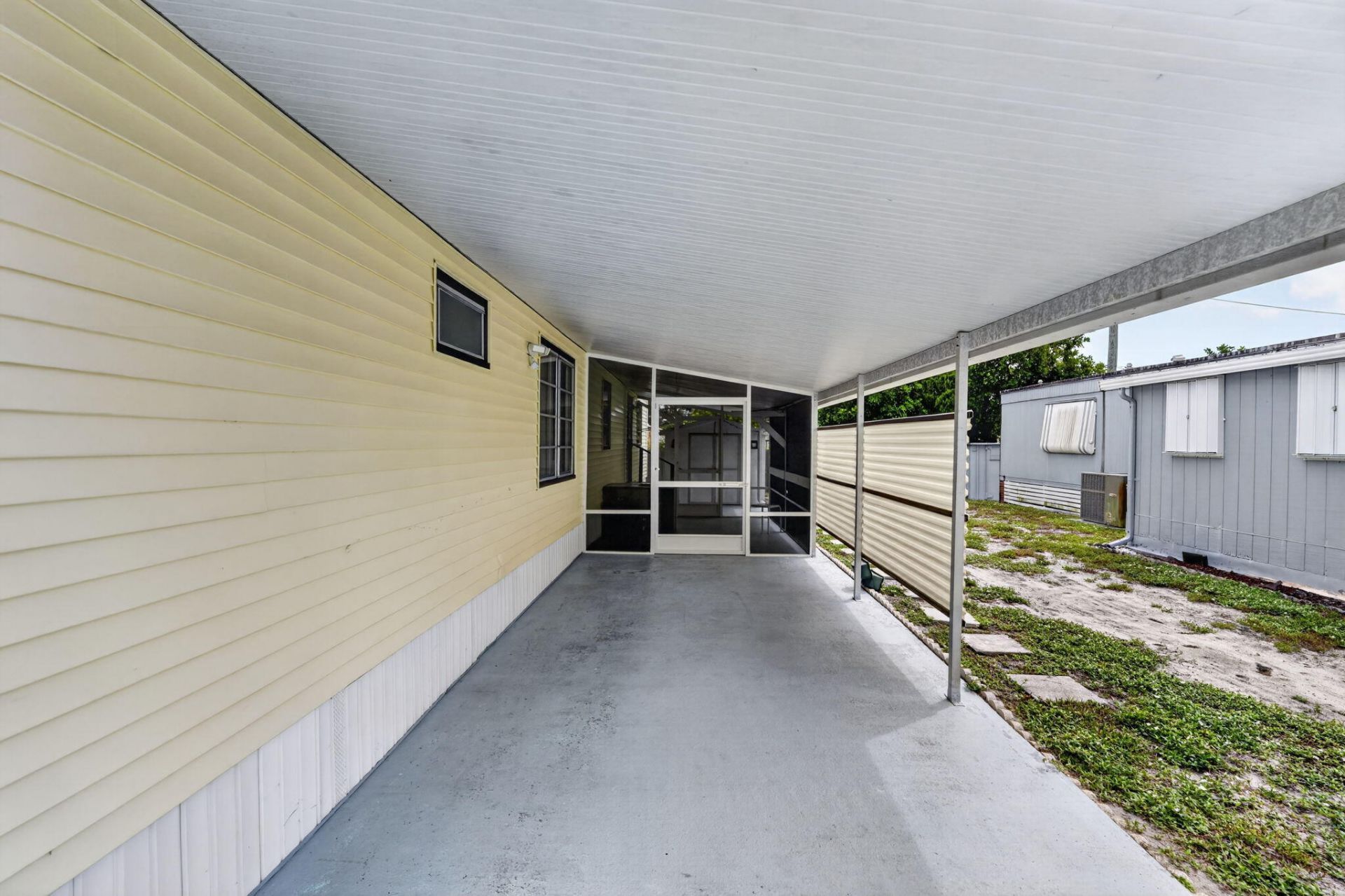 8381 SE Skylark Avenue, Hobe Sound, FL 33455 Photo