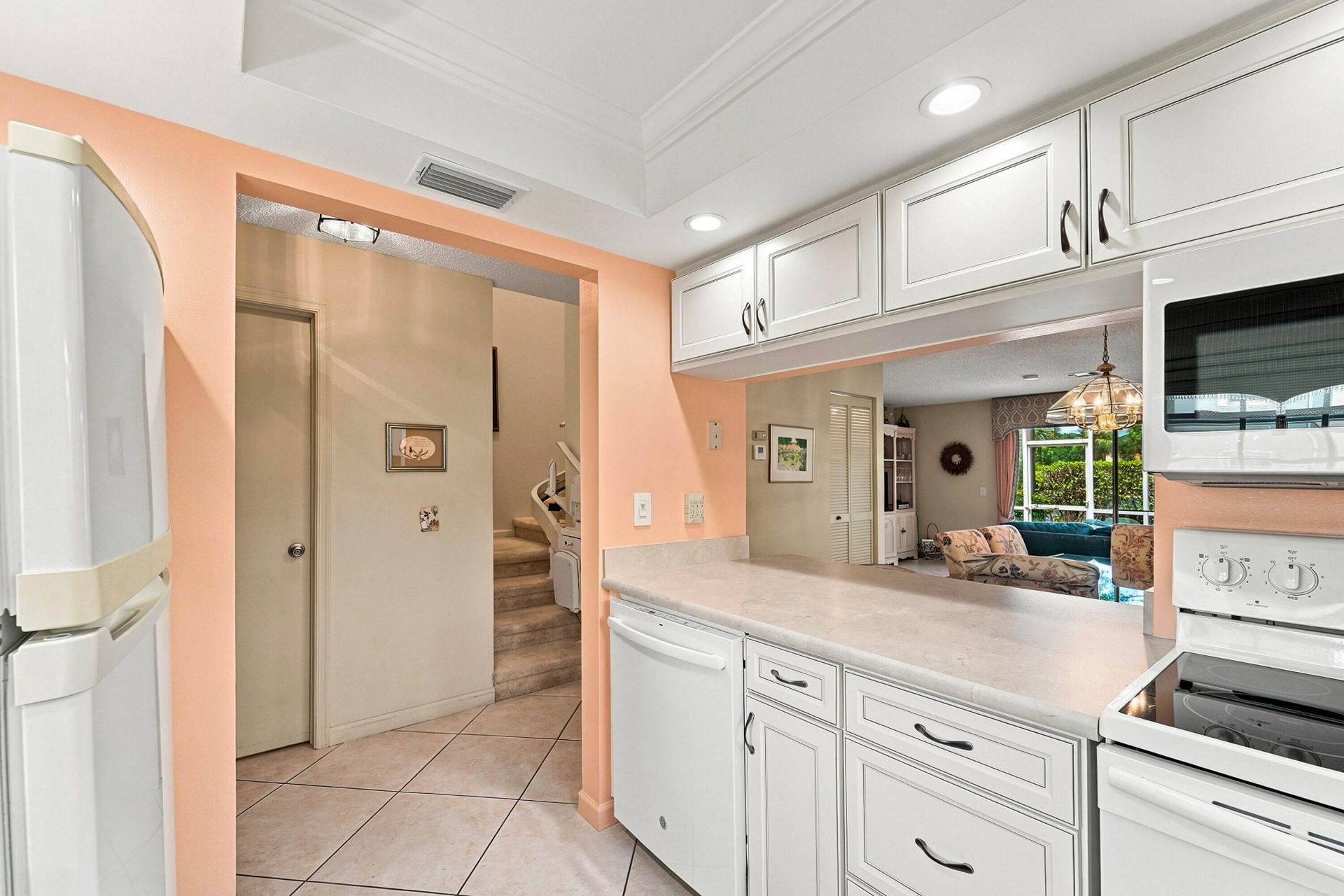 211 Waterside Drive, Hypoluxo, FL 33462 Photo