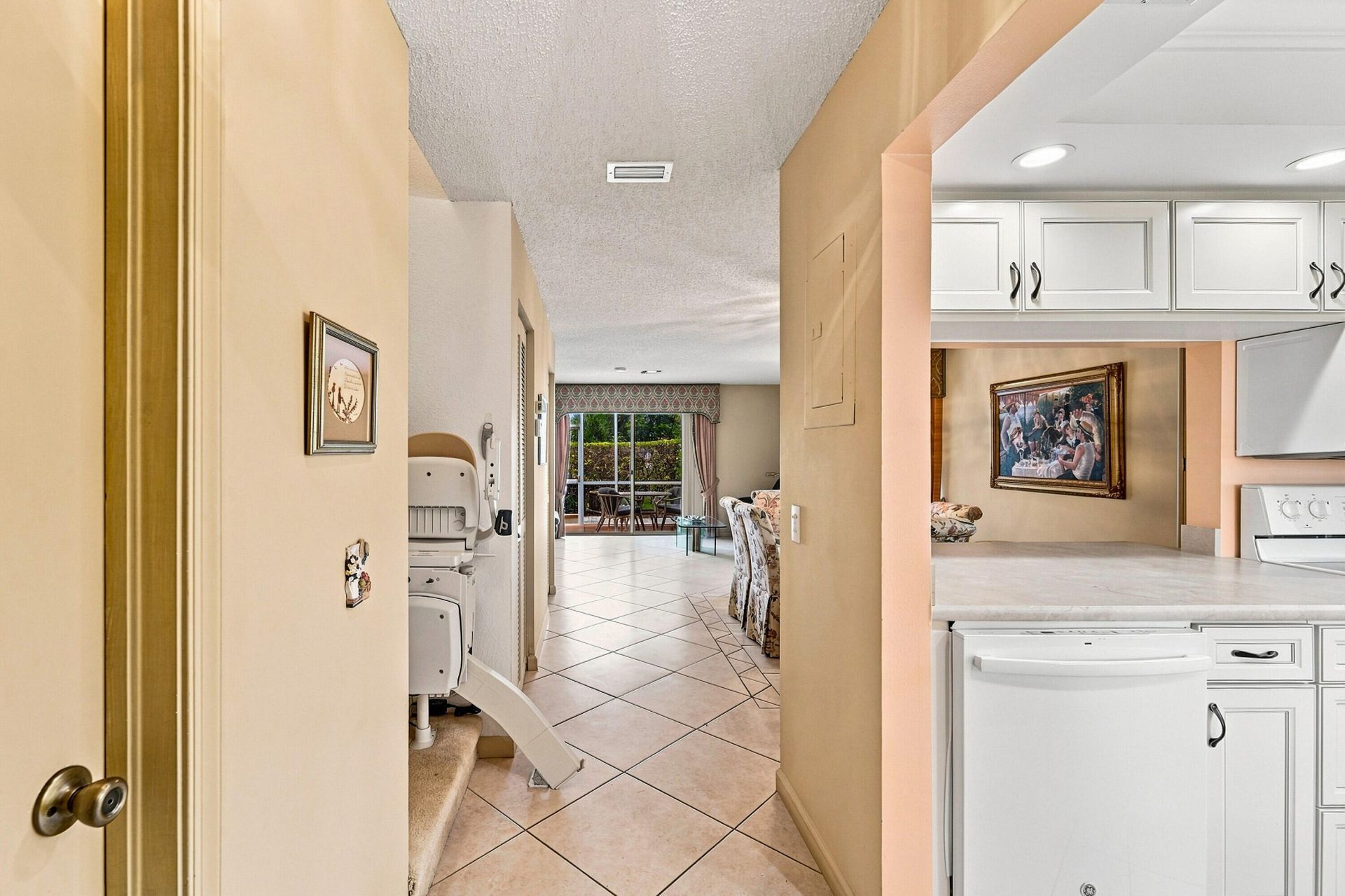 211 Waterside Drive, Hypoluxo, FL 33462 Photo
