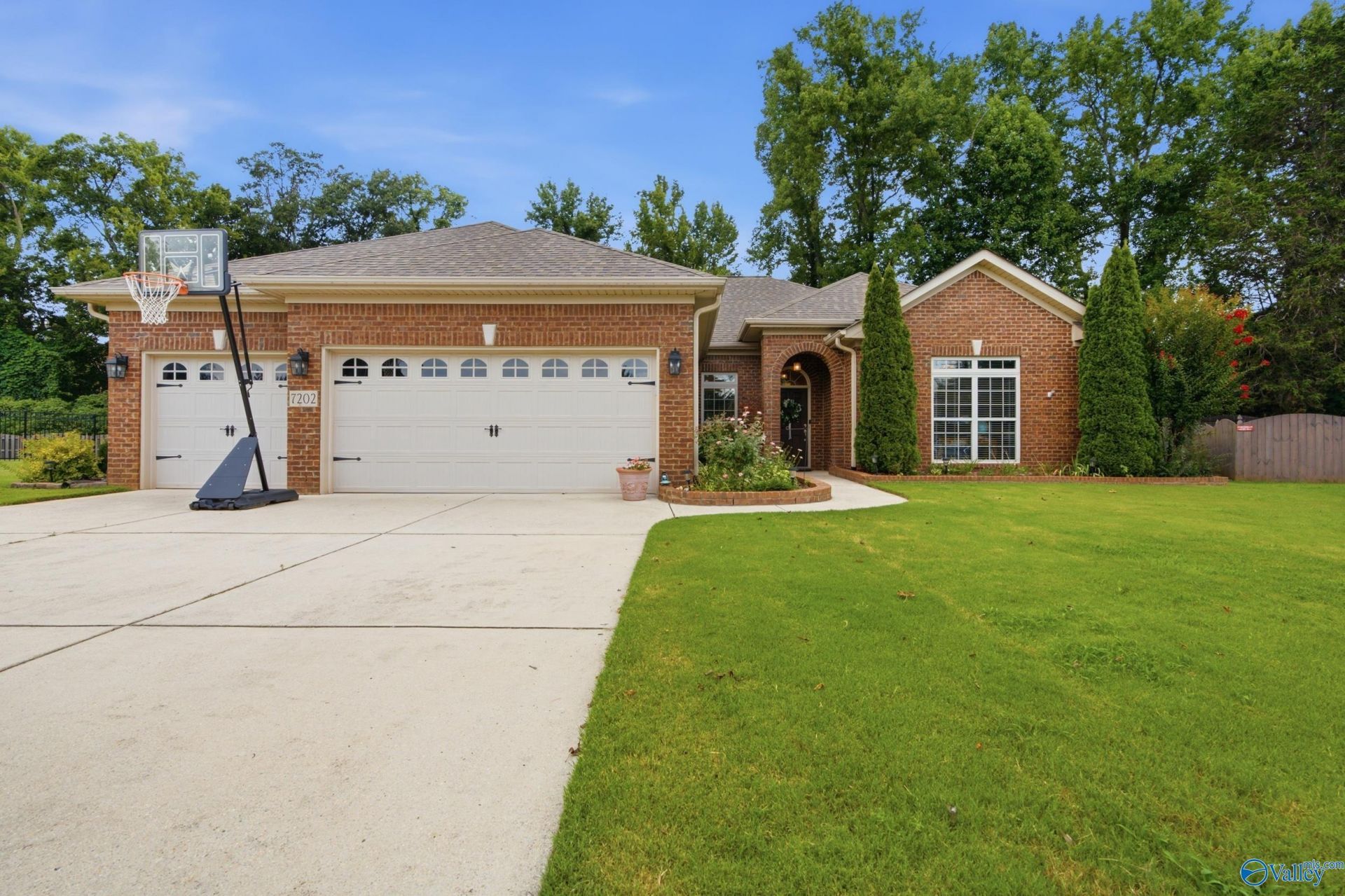 7202 Avonwood Lane Se, Owens Cross Roads, AL 35763 Main Photo