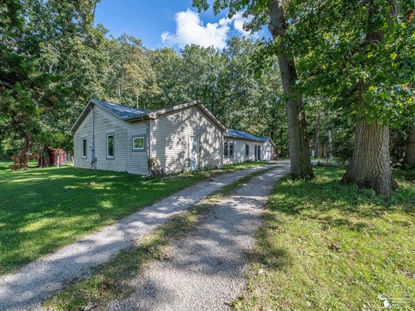 8945 S Custer Road, Monroe, MI 48161