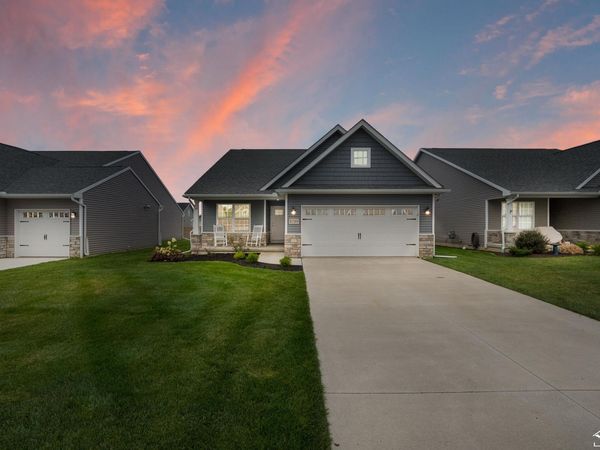 8289 Grande Lk Circle, Temperance, MI 48182
