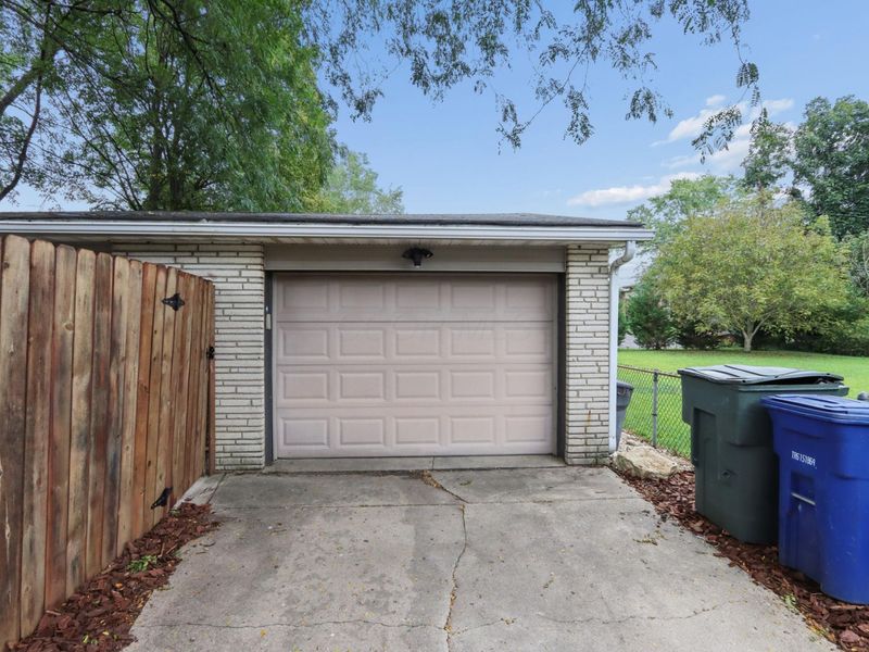 5748 N Meadows Boulevard, Columbus, OH 43229 Photo 26