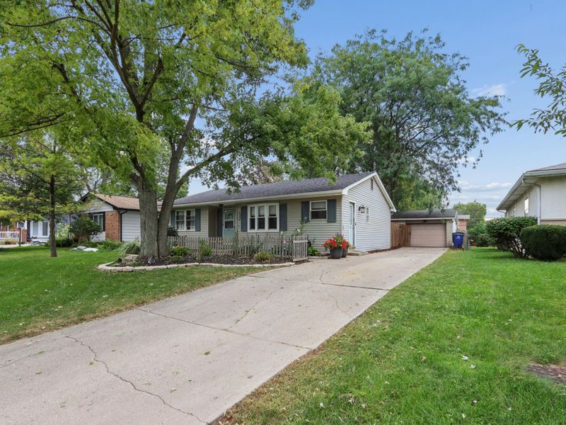 5748 N Meadows Boulevard, Columbus, OH 43229 Photo 3