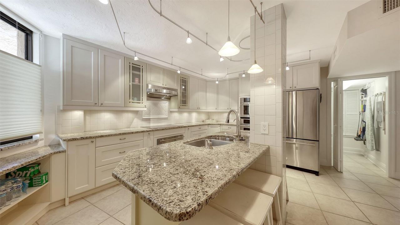 5880 Midnight Pass Road, Unit 307, Sarasota, FL 34242 Photo