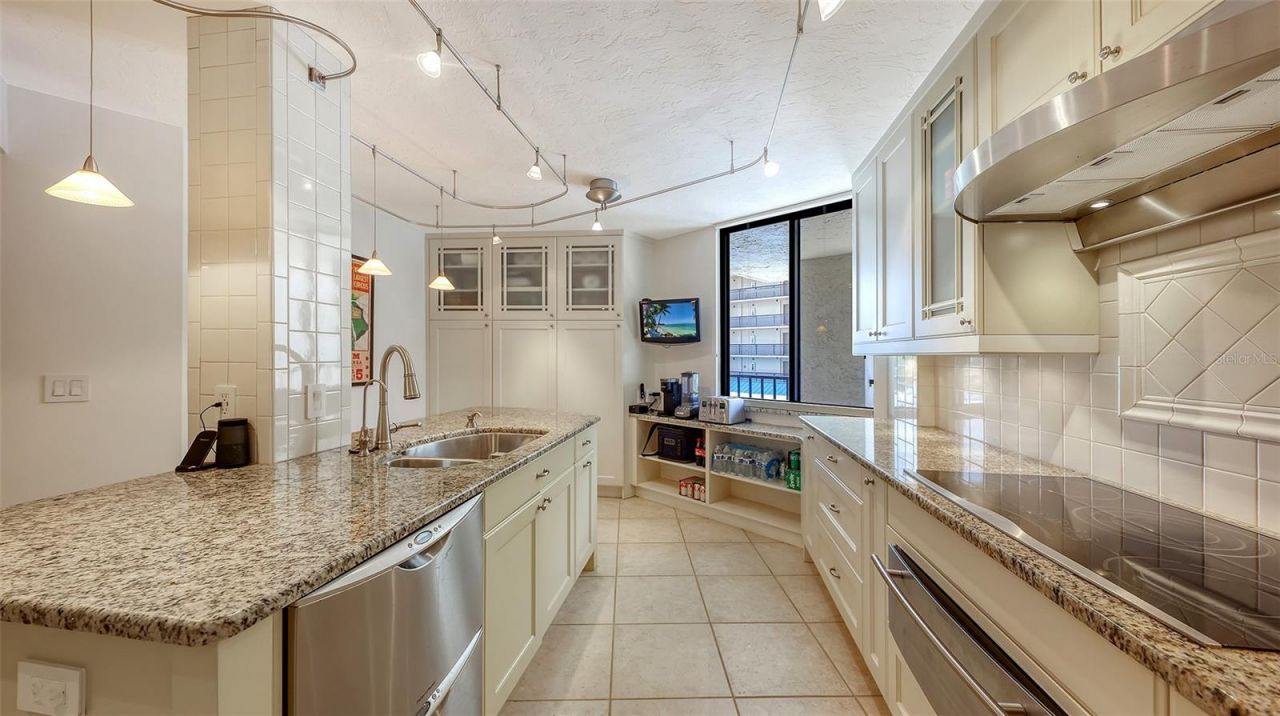 5880 Midnight Pass Road, Unit 307, Sarasota, FL 34242 Photo