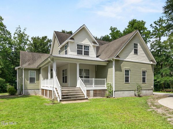 141 Sweetbrier Drive, Burgaw, NC 28425