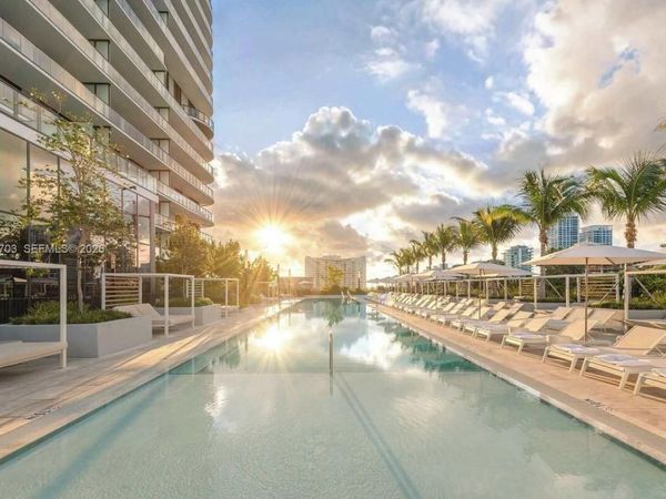 580 72ND st, Unit 2105, Miami Beach, FL 33141
