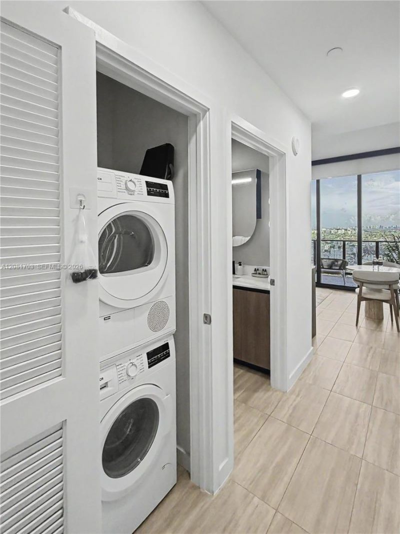 580 72nd St, Unit 2105, Miami Beach, FL 33141 Photo