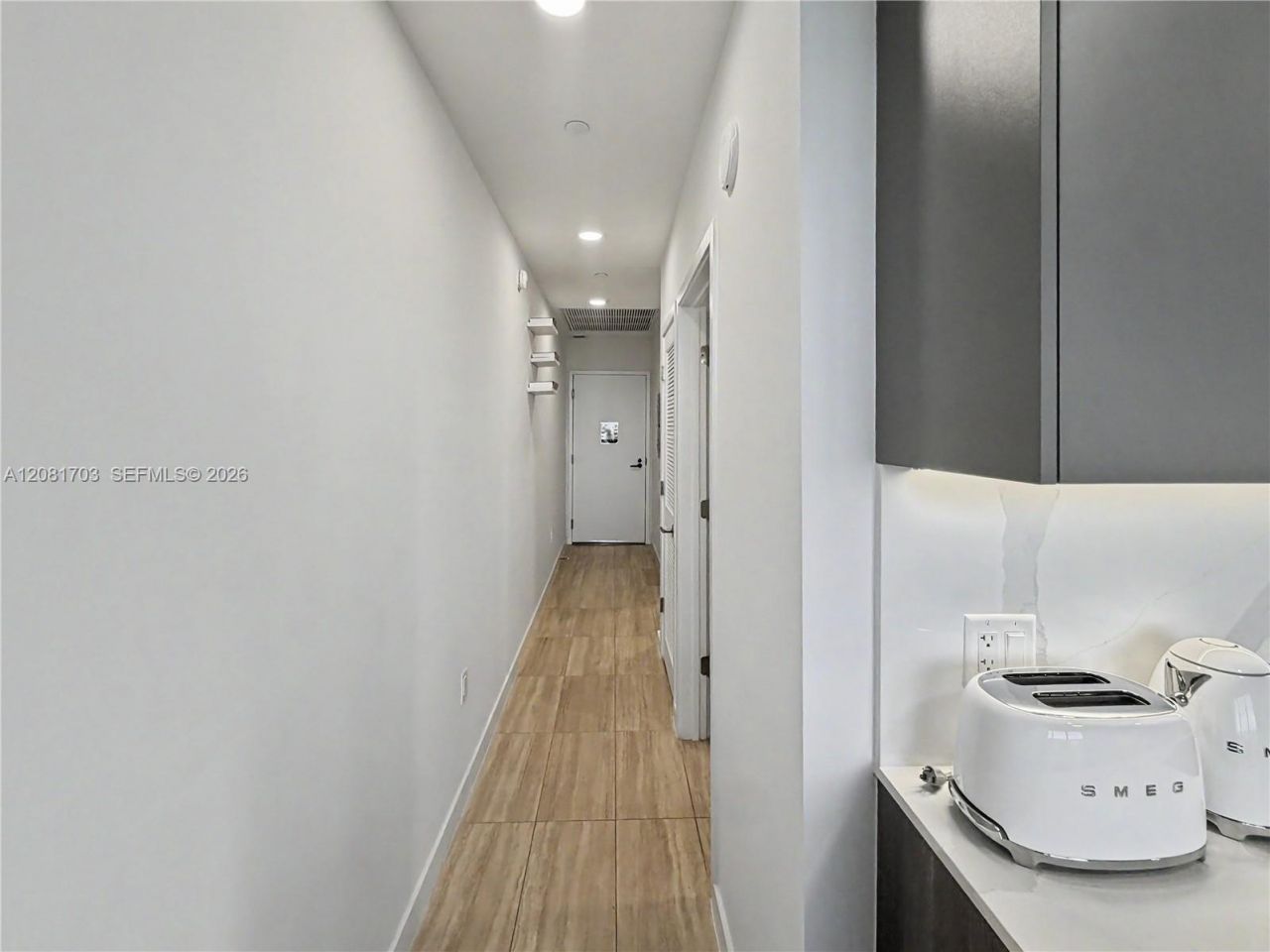 580 72nd St, Unit 2105, Miami Beach, FL 33141 Photo
