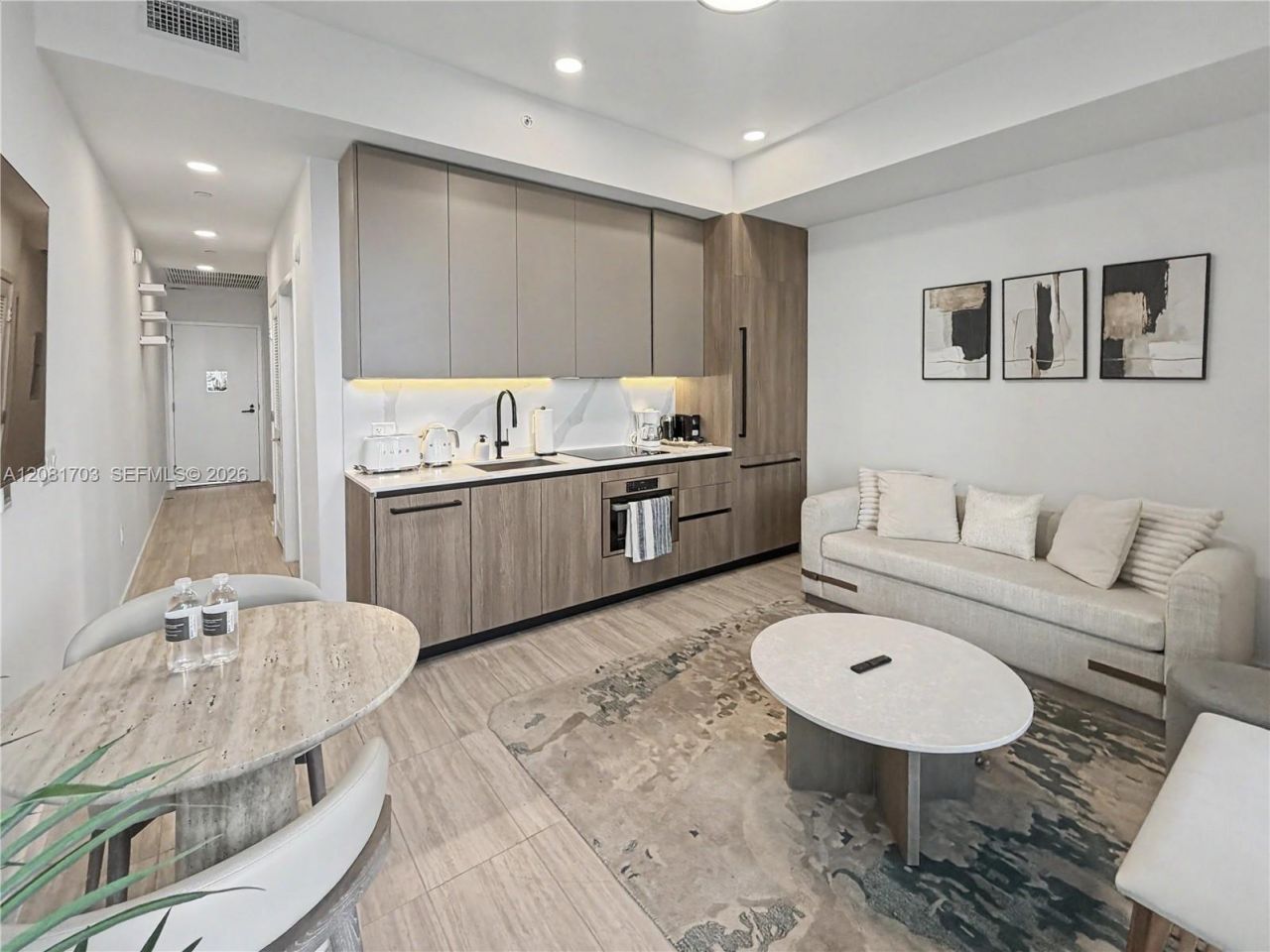 580 72nd St, Unit 2105, Miami Beach, FL 33141 Photo