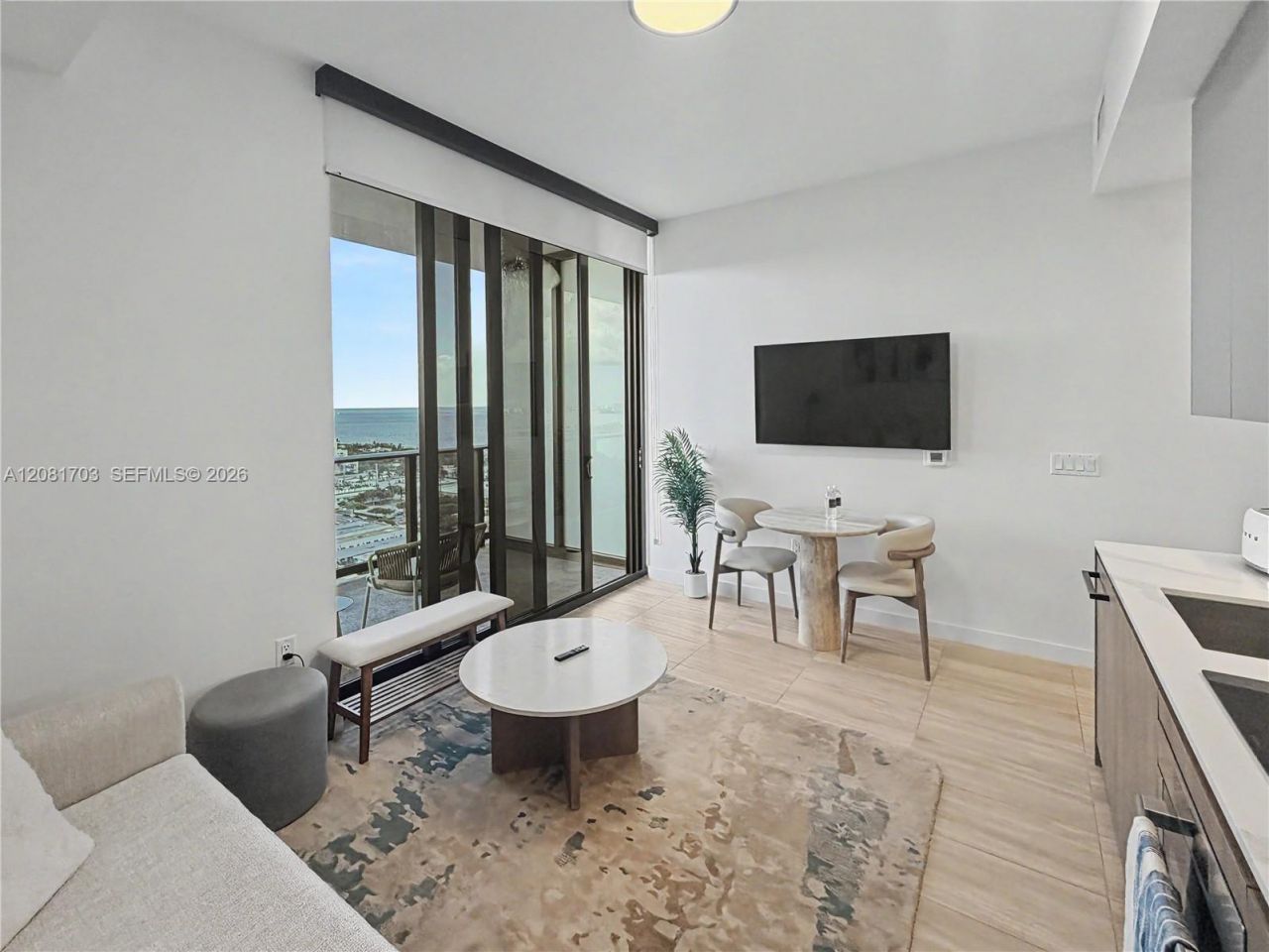 580 72nd St, Unit 2105, Miami Beach, FL 33141 Photo