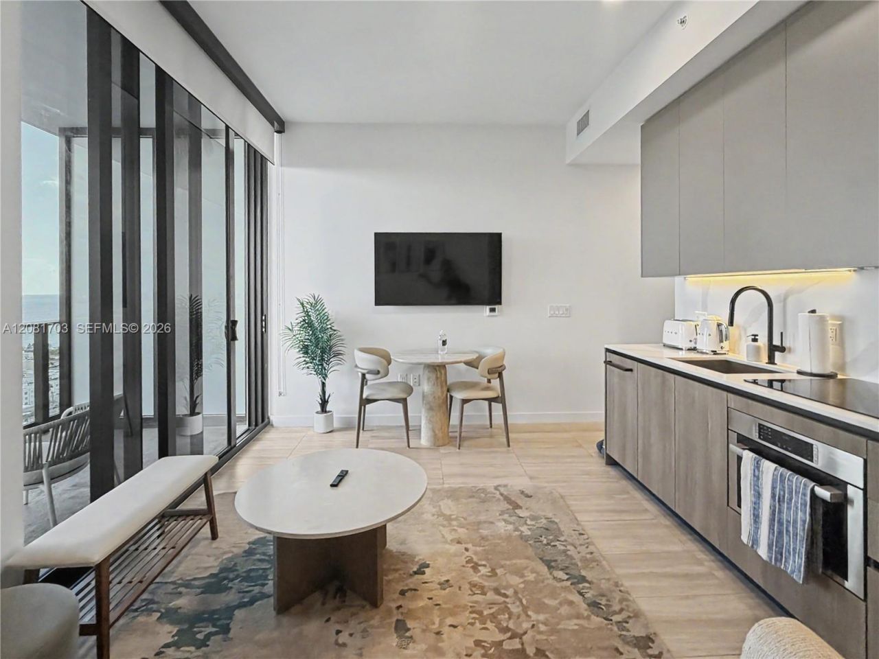 580 72nd St, Unit 2105, Miami Beach, FL 33141 Photo