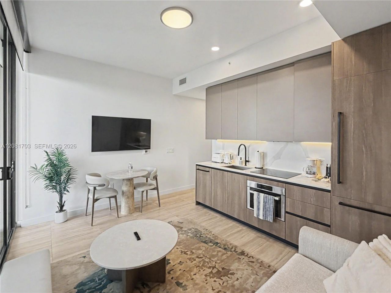 580 72nd St, Unit 2105, Miami Beach, FL 33141 Photo