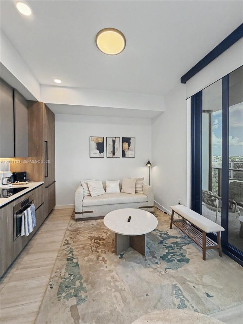 580 72nd St, Unit 2105, Miami Beach, FL 33141 Photo