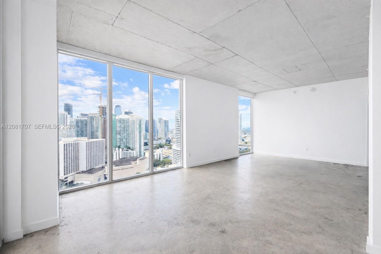 151 SE 1st St , Unit 3001, Miami, FL 33131 Main Photo
