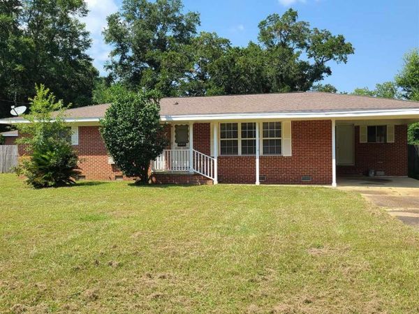 670 Carlton Rd, Pensacola, FL 32534