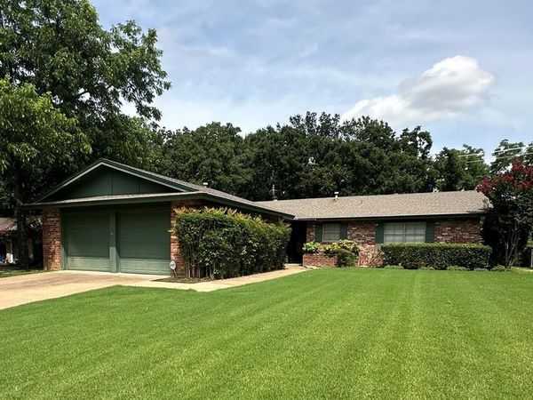 3014 Friendswood Drive, Arlington, TX 76013