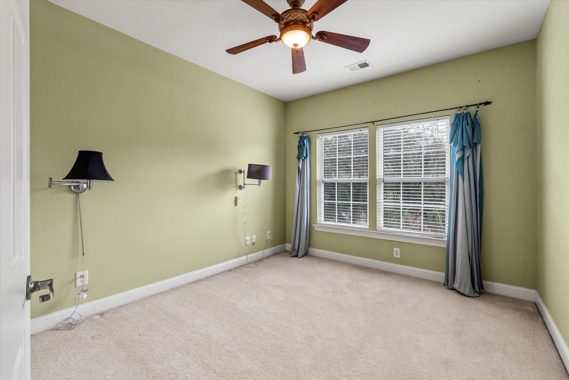 5284 Mulholland Drive Photo 33